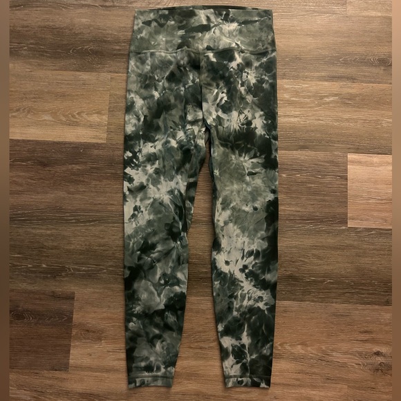 Size 10 LULULEMON Align Leggings - Picture 1 of 3